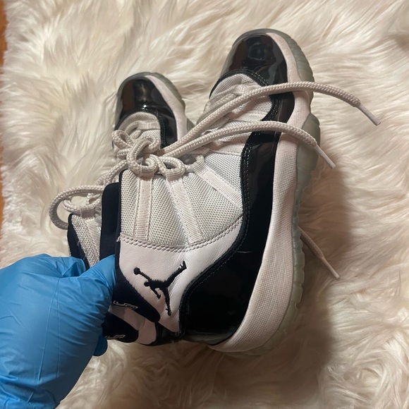 Nike Air Jordan 11 XI Retro Concord 2018 GS - 378038-100 - Size 5Y - Picture 11 of 16